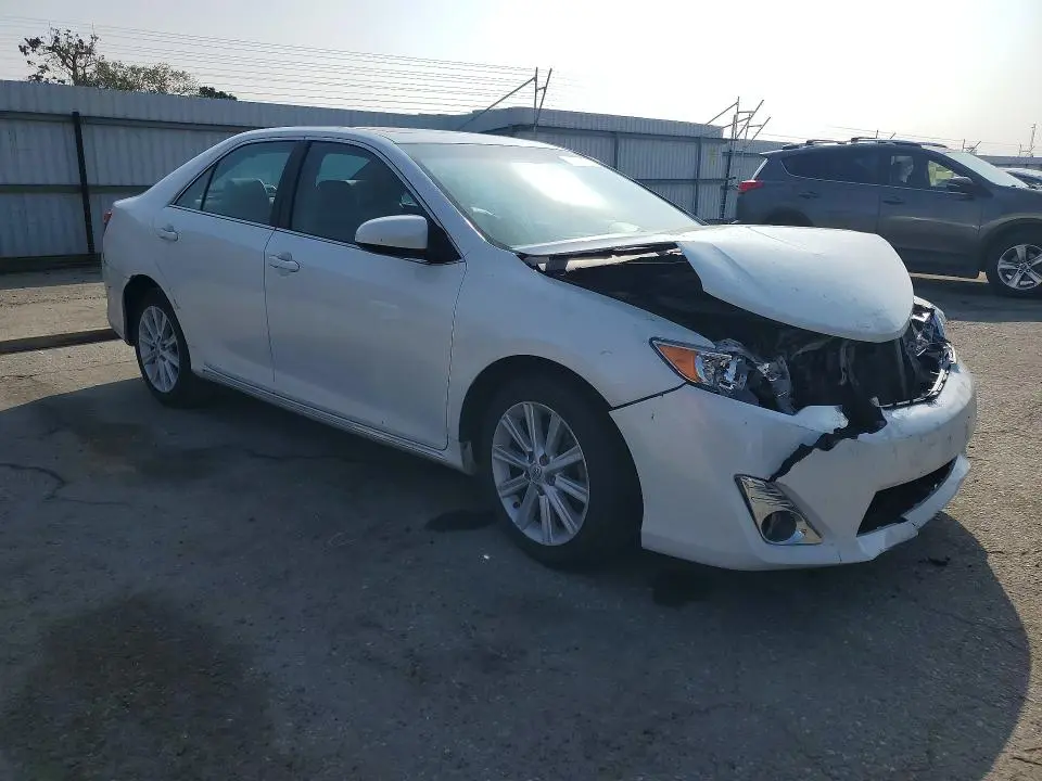 2014 TOYOTA CAMRY XLE V6  