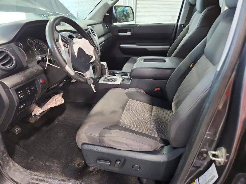 2017 TOYOTA TUNDRA SR5  
