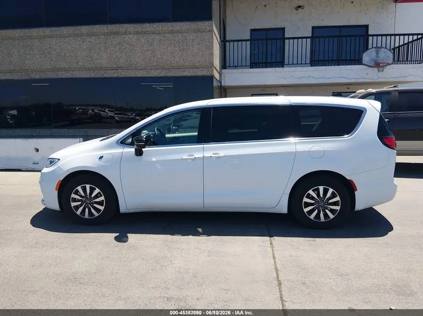 2024 CHRYSLER PACIFICA HYBRID SELECT