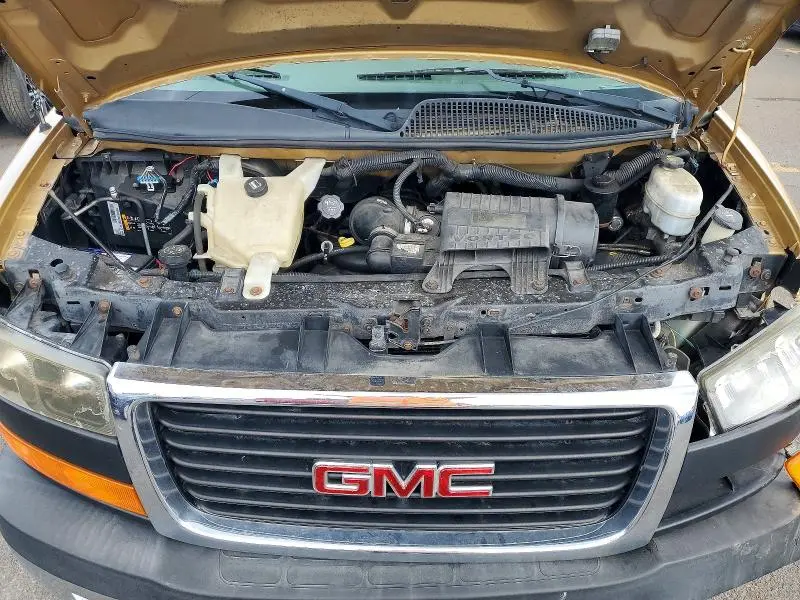 2013 GMC SAVANA G3500 LS  