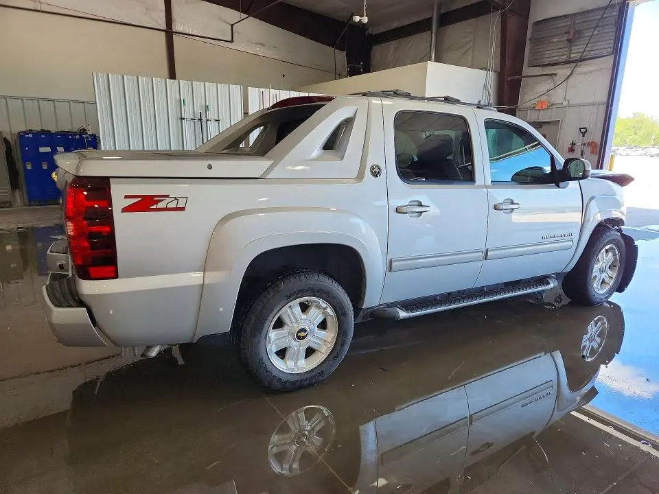 2013 CHEVROLET AVALANCHE LT  