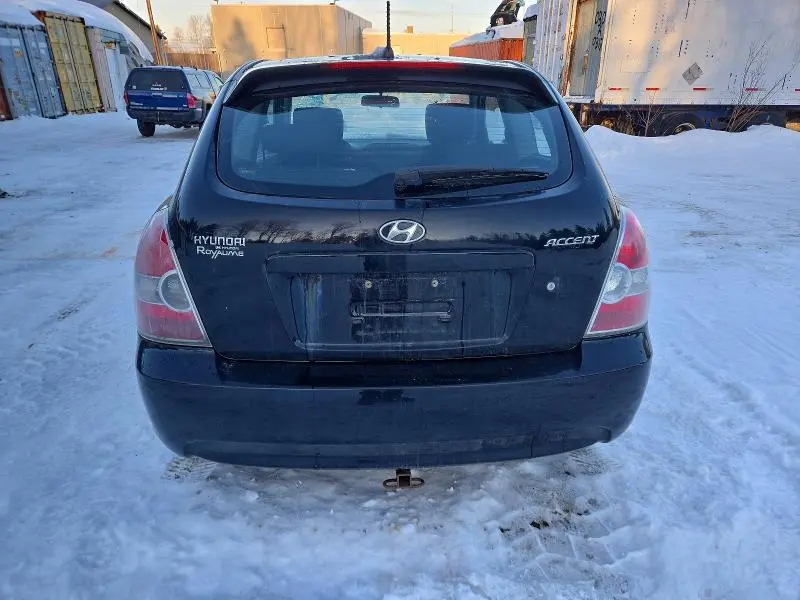 2011 HYUNDAI ACCENT SE  