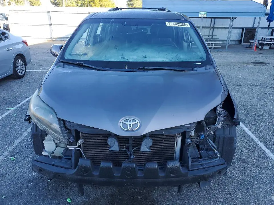 2015 TOYOTA SIENNA SPORT  