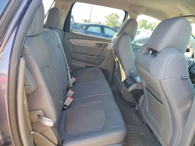 2014 CHEVROLET TRAVERSE LS  
