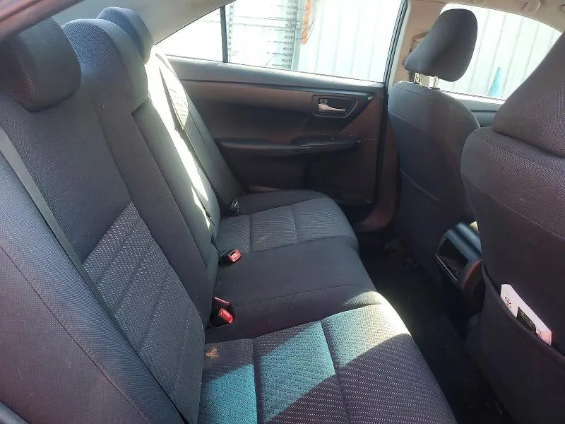 2015 TOYOTA CAMRY LE  