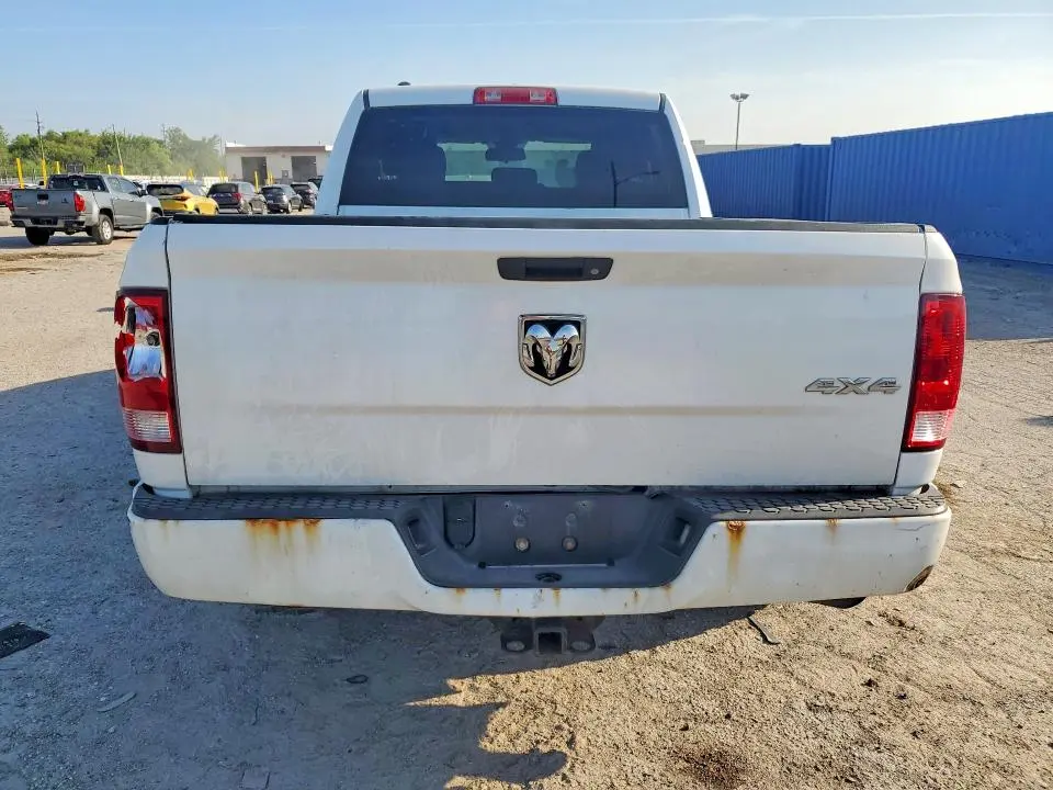 2016 RAM 1500 ST  