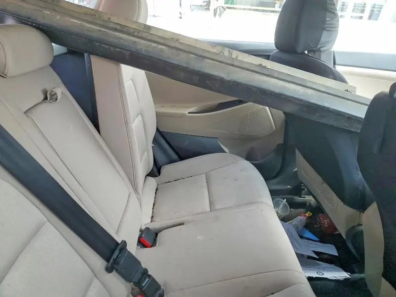 2016 HYUNDAI TUCSON SE  