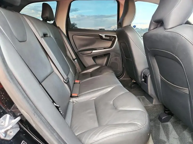 2015 VOLVO XC60 T6 PREMIER  