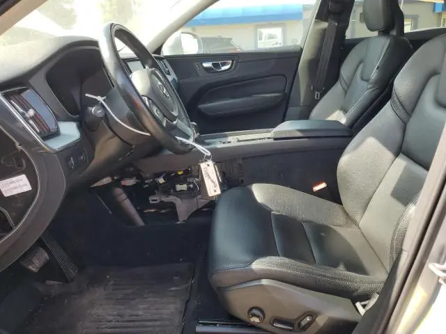 2018 VOLVO XC60 T5 MOMENTUM  
