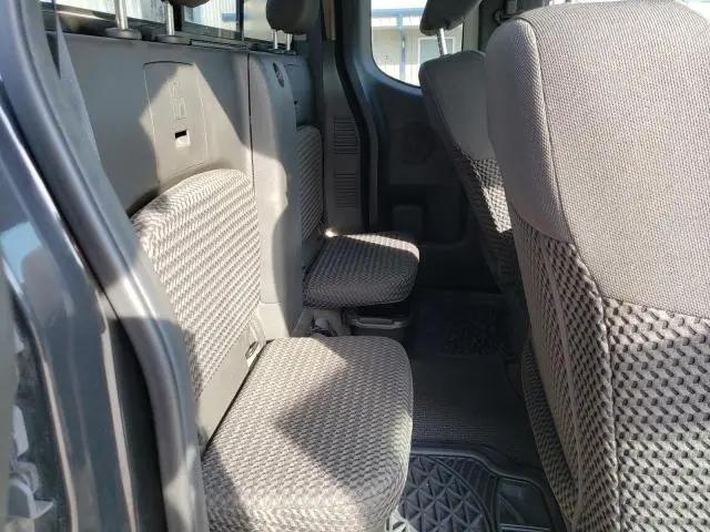 2015 NISSAN FRONTIER SV  