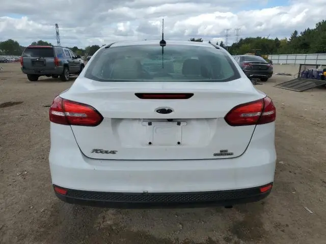 2016 FORD FOCUS SE  