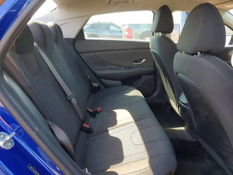 2021 HYUNDAI ELANTRA SE  