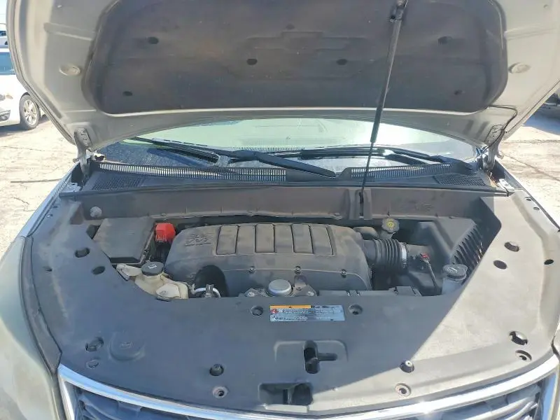 2014 CHEVROLET TRAVERSE LS  