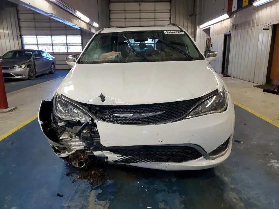 2018 CHRYSLER PACIFICA LIMITED  