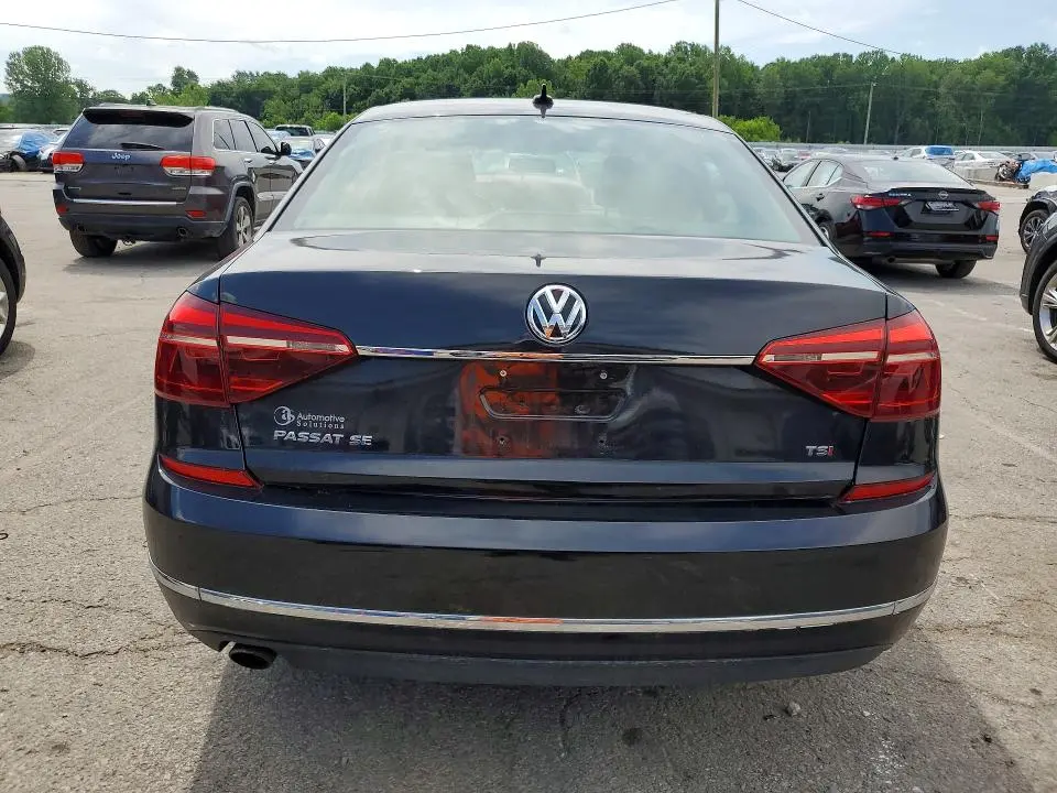 2017 VOLKSWAGEN PASSAT SE  