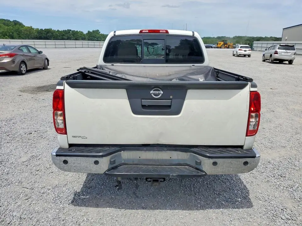 2015 NISSAN FRONTIER S  