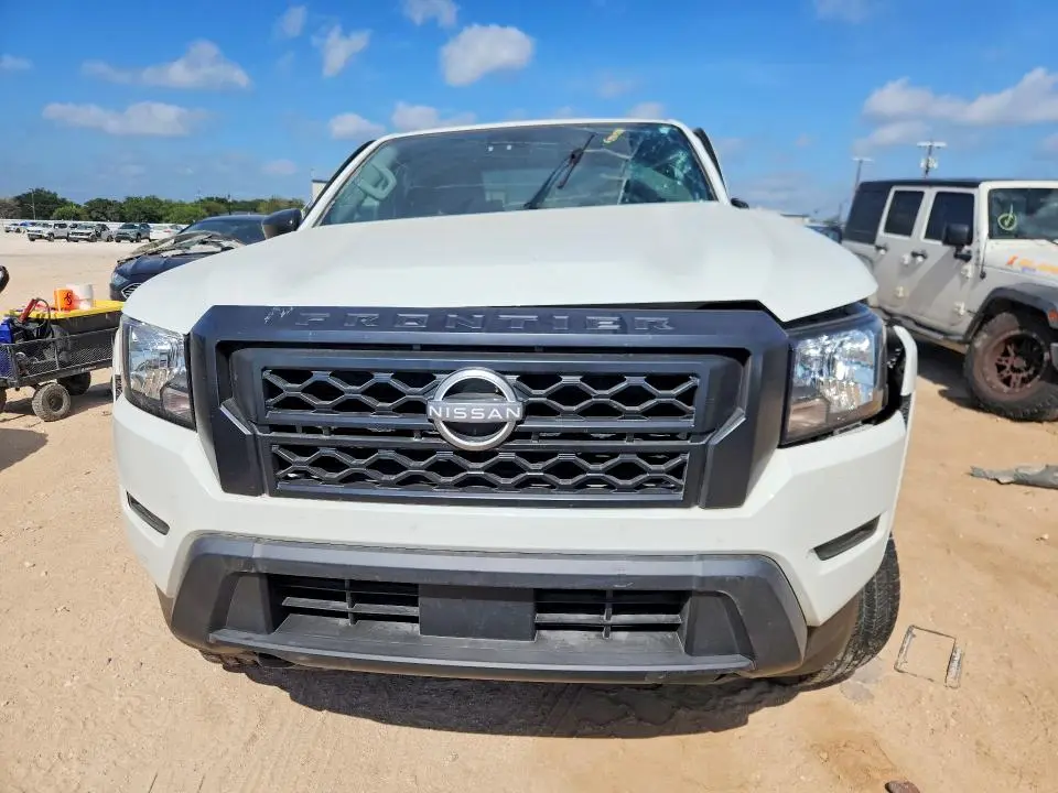2024 NISSAN FRONTIER S  