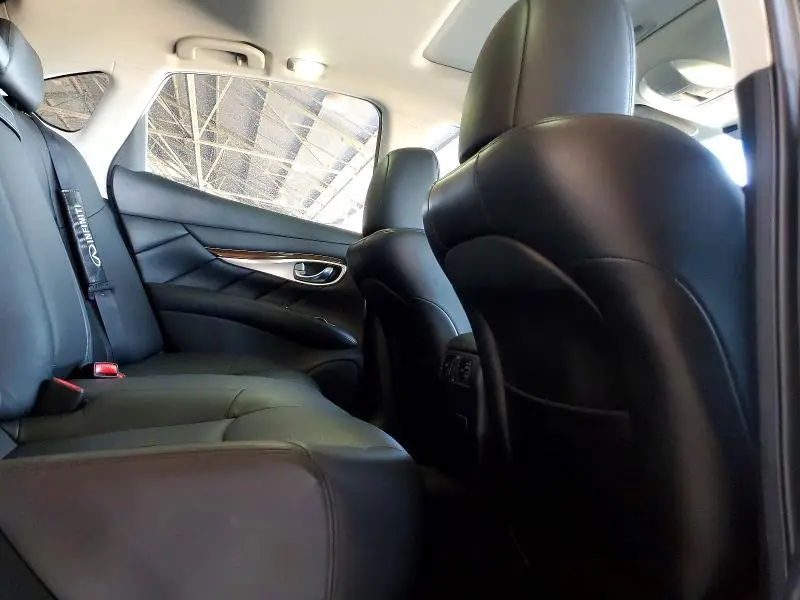 2019 INFINITI Q70 3.7 LUXE  