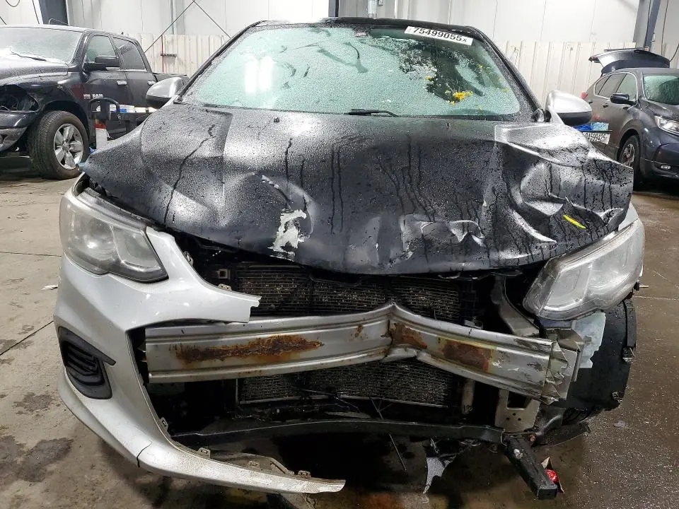 2017 CHEVROLET SONIC LT  