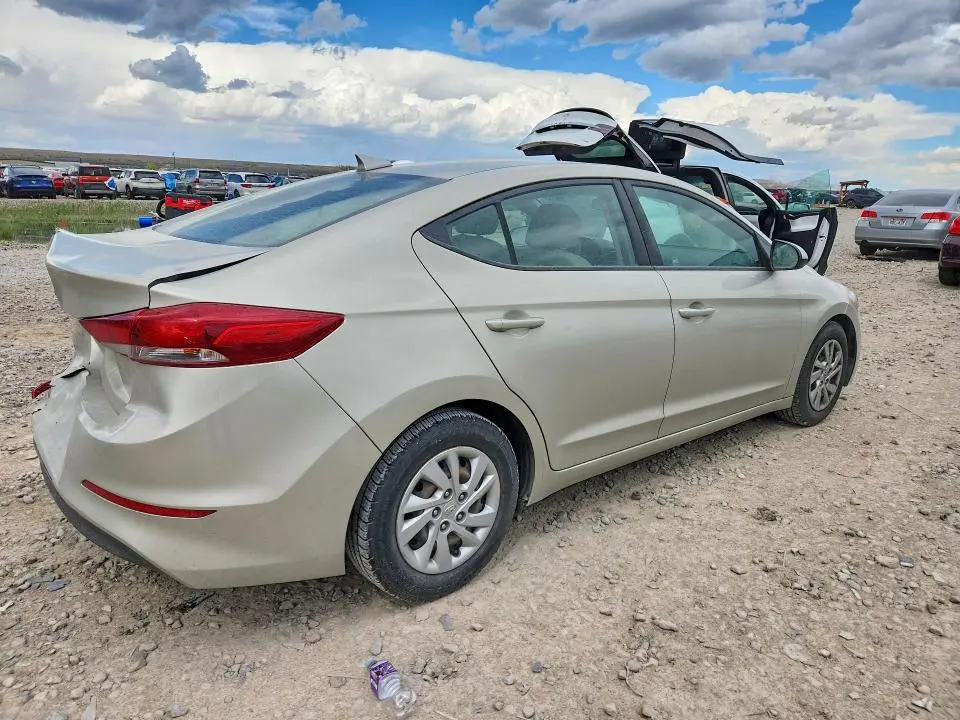 2017 HYUNDAI ELANTRA SE  