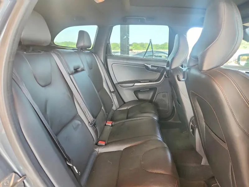 2016 VOLVO XC60 T5 PLATINUM  