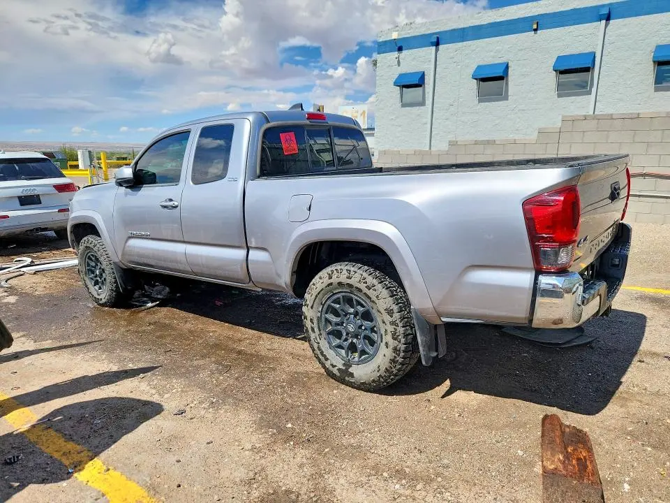 2020 TOYOTA TACOMA SR5 V6  