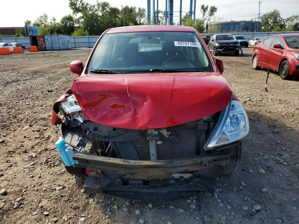 2011 NISSAN VERSA 1.8 S  