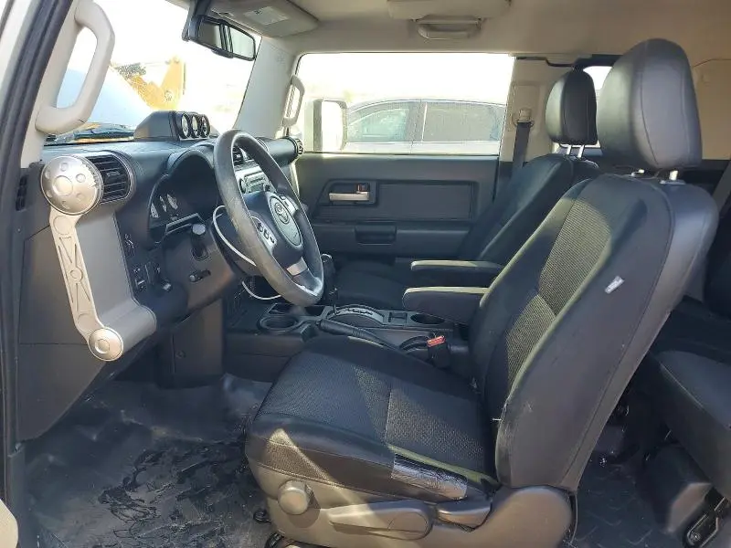 2011 TOYOTA FJ CRUISER BASE  