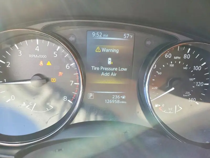 2017 NISSAN ROGUE S  