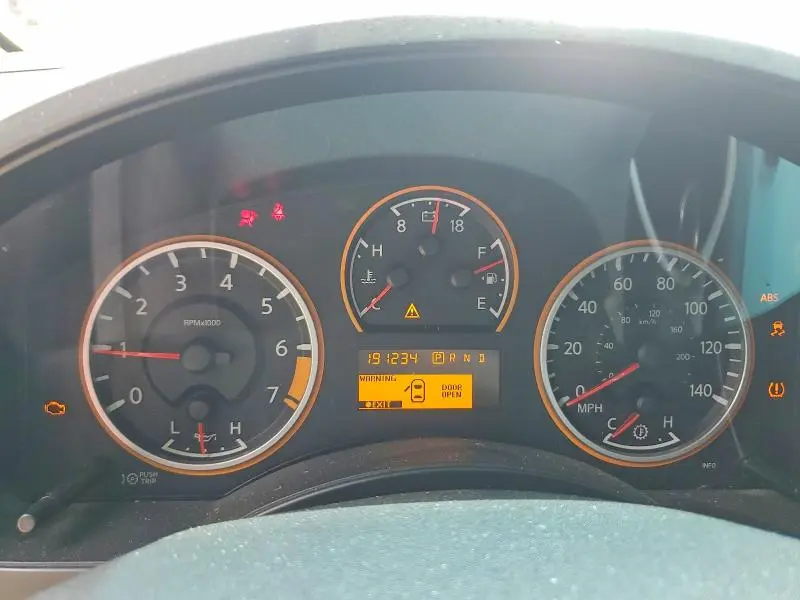 2012 NISSAN TITAN SV  