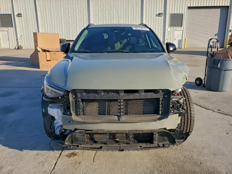2023 VOLVO XC40 PLUS  