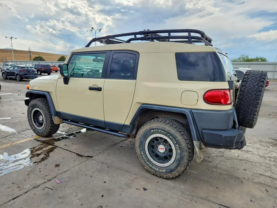 2010 TOYOTA FJ CRUISER BASE  