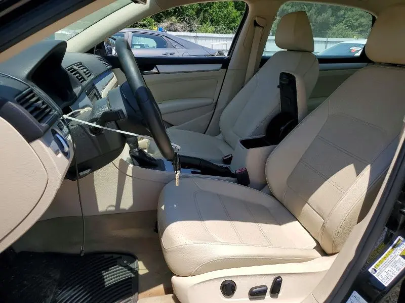 2013 VOLKSWAGEN PASSAT SE  