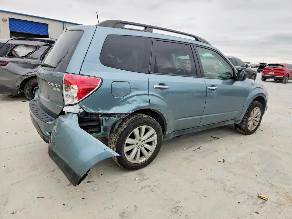 2013 SUBARU FORESTER LIMITED  