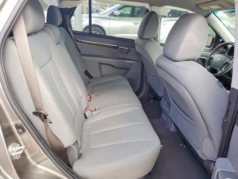 2011 HYUNDAI SANTA FE GLS  