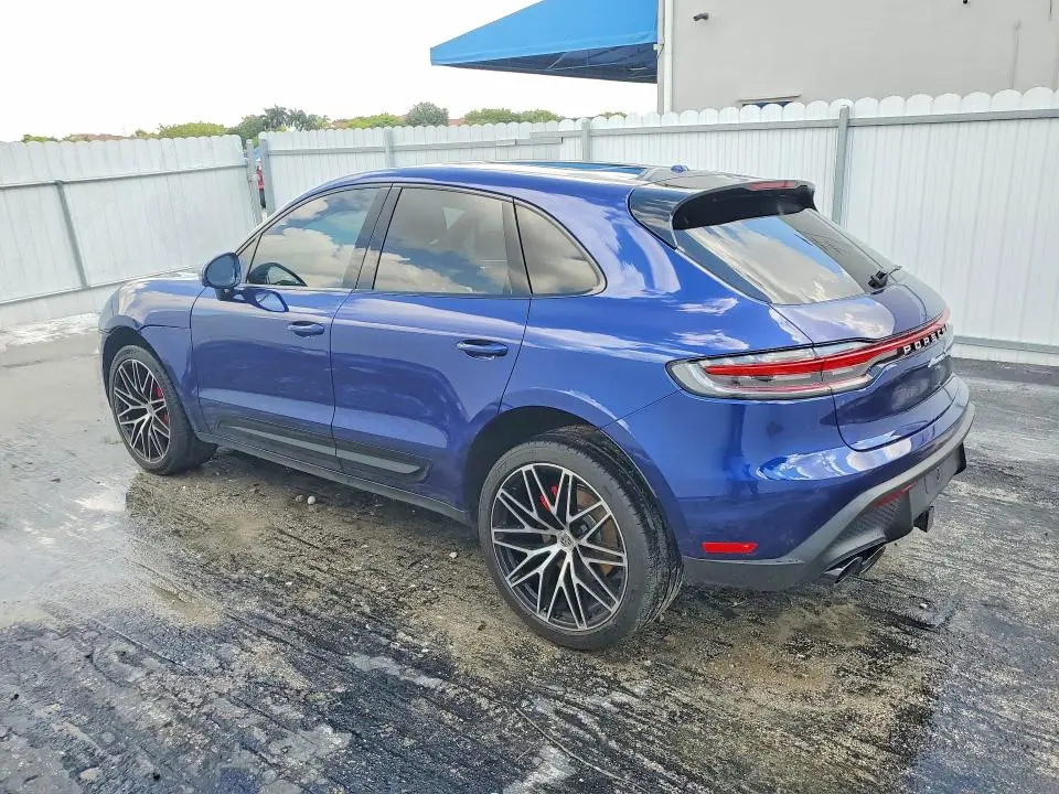 2024 PORSCHE MACAN S  