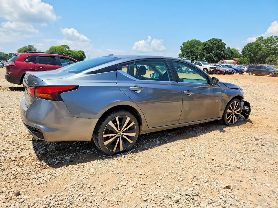 2020 NISSAN ALTIMA SR  