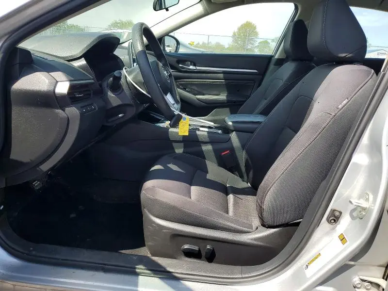 2021 NISSAN ALTIMA SV  