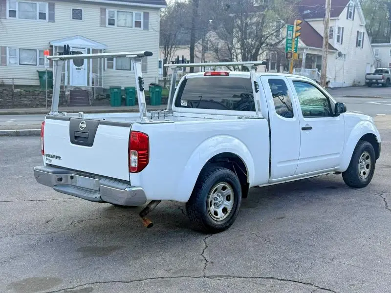 2011 NISSAN FRONTIER S  