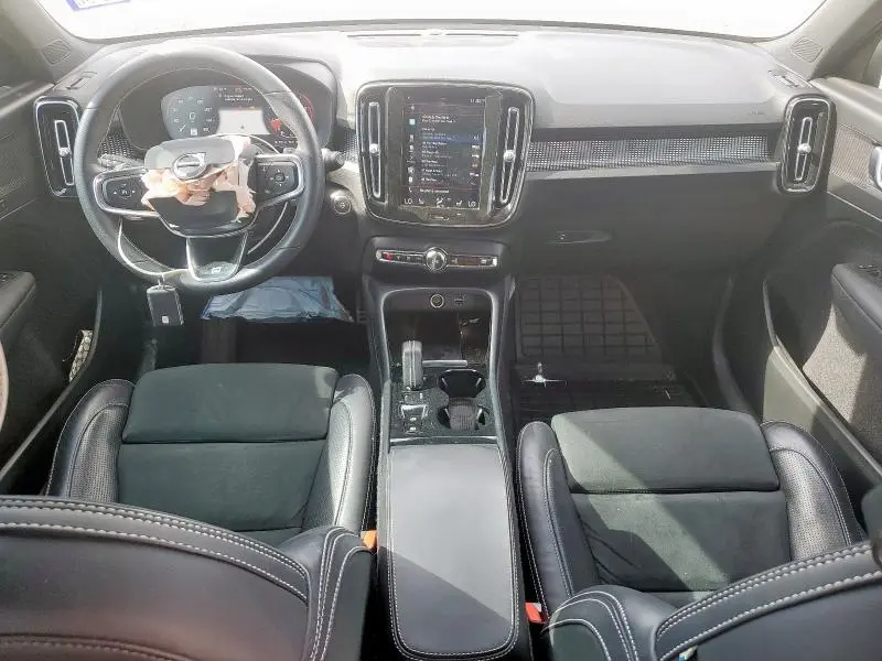 2020 VOLVO XC40 T5 R-DESIGN  