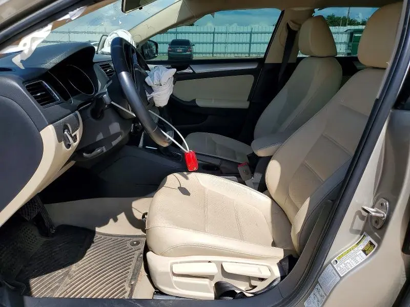 2015 VOLKSWAGEN JETTA SE  