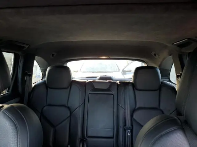 2013 PORSCHE CAYENNE GTS  
