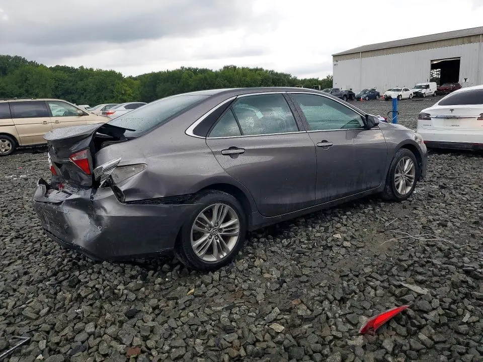 2016 TOYOTA CAMRY SE  