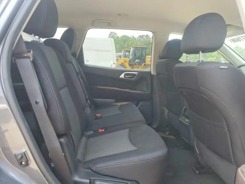 2017 NISSAN PATHFINDER SV  