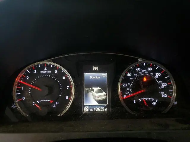 2016 TOYOTA CAMRY LE  
