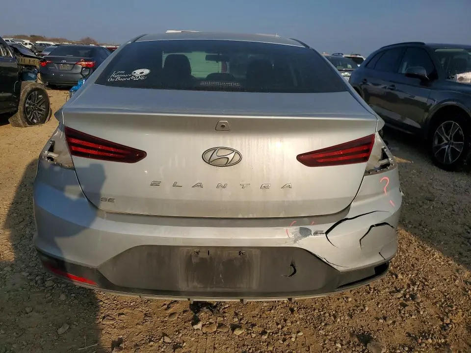 2019 HYUNDAI ELANTRA SE  