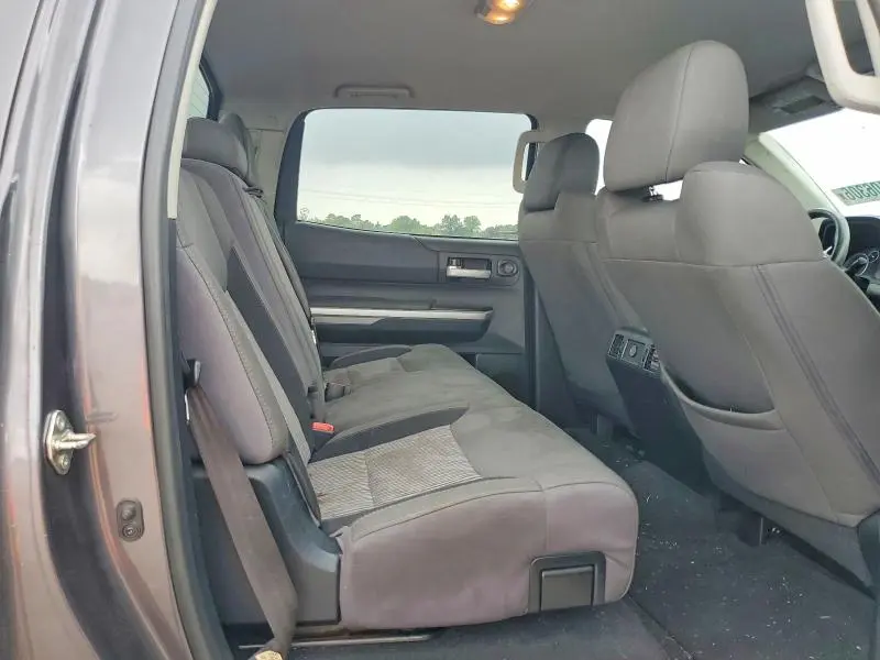 2015 TOYOTA TUNDRA CREWMAX SR5  