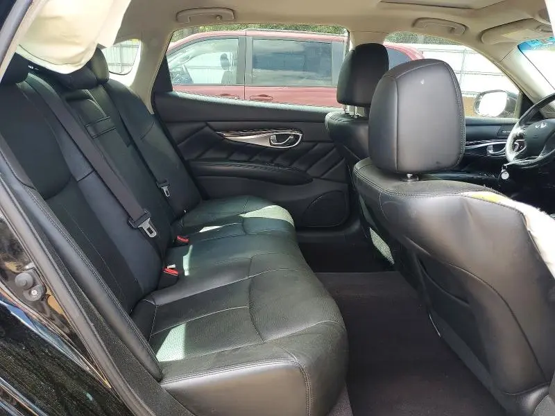 2016 INFINITI Q70L 3.7  