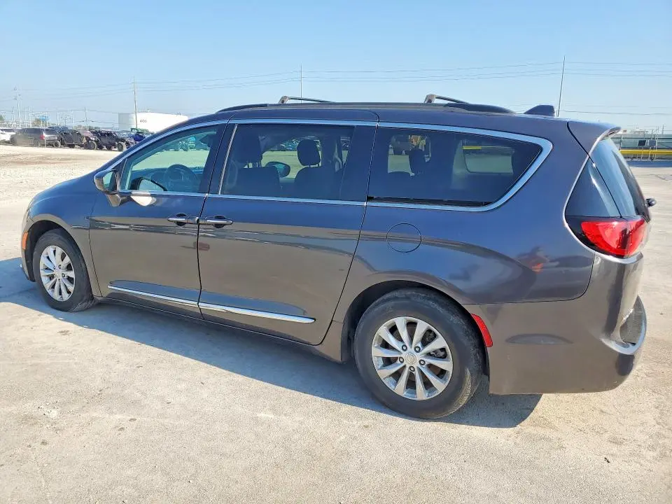 2017 CHRYSLER PACIFICA TOURING L  