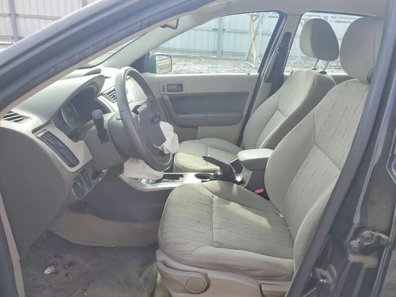 2010 FORD FOCUS SE  